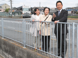 転落防止用の安全柵を設置 