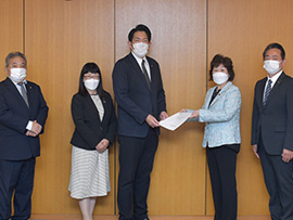 令和4年度　予算要望書を澤井市長へ提出