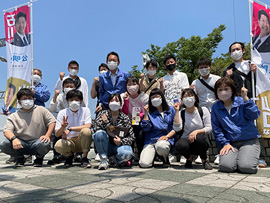 河内天美駅にて公明党市議団青年街頭を開催