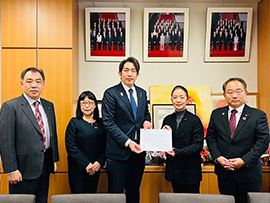 衆議院第二会館の浮島ともこ衆議院議員の元へ澤井市長と共に訪問